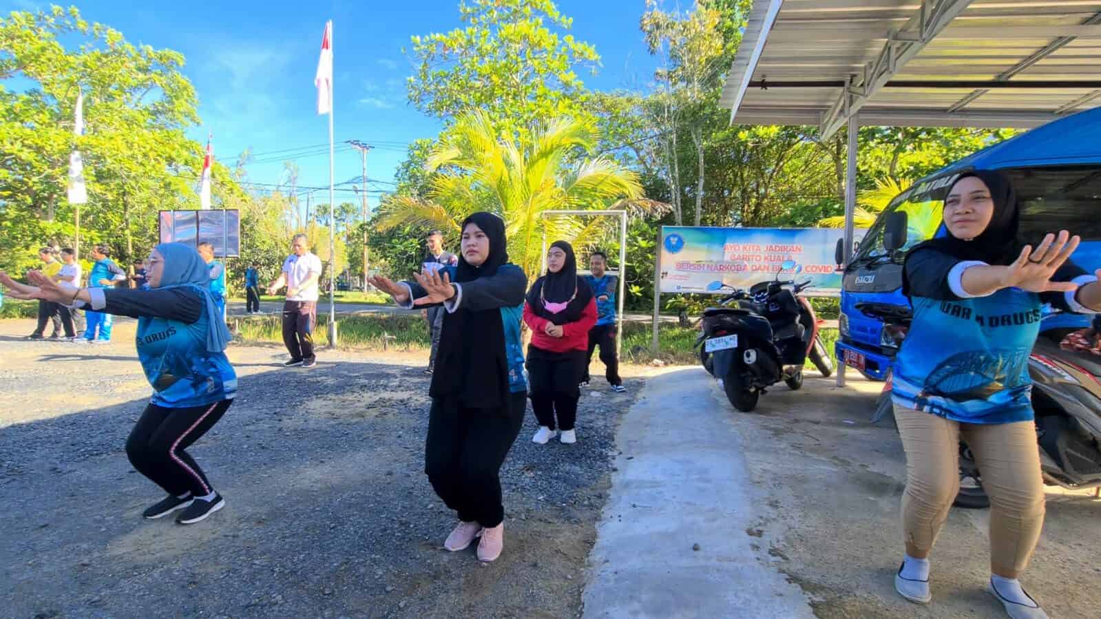 SENAM DAN GOTONG ROYONG KEBERSIHAN SENAM DAN GOTONG ROYONG KEBERSIHAN